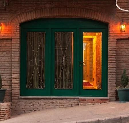 Green Door Tbilisi Exteriör bild